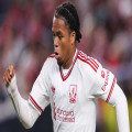 Angebliche Einigung des FC Bayern mit Rio Ngumoha verblüffte Liverpool | Goal.com Deutschland