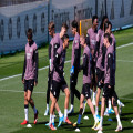 A legal loophole keeps the former Real Madrid star on the market: the transfer window will not close on 1 September! | Goal.com