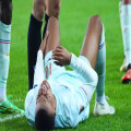 Mbappé scores the winner, then collapses to the ground and has to go off injured | Goal.com