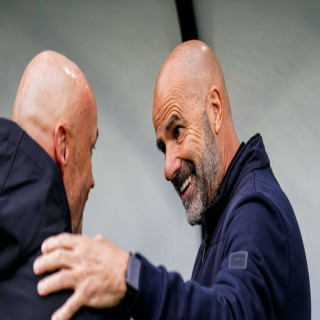 Peter Bosz, PSV - Ajax maçı öncesinde birkaç gün içinde çok olumlu bir haber aldı | Goal.com Türkçe