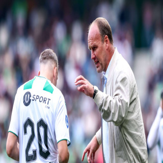 Dick Lukkien, kendi oyuncusundan aniden sert bir eleştiri aldı: “O zaman insanın aklına ‘defol git!’ geliyor!” | Goal.com Türkçe