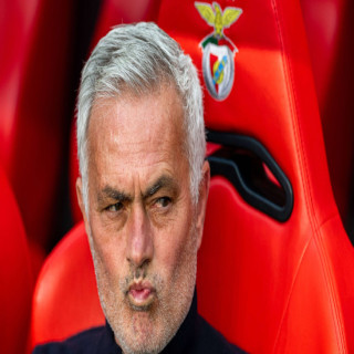 José Mourinho en sevdiği eski kulübünü işaret ediyor: 