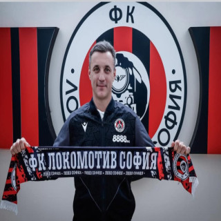 Генчев се завърна начело на Локо София